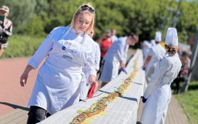 71,85 metra długości – kanapka gigant powstała na bulwarach