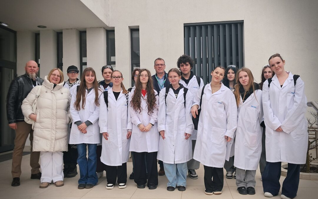 Uczniowie Zespołu Szkół Chemicznych odwiedzili firmę Solvay 🧪🏭