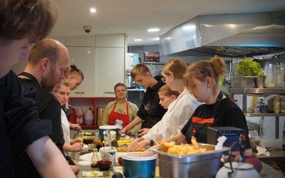 Sushi od podstaw – kulinarna przygoda uczestników Akademii Smaku!