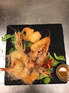 120868478_1010161536098973_794931194045333372_n