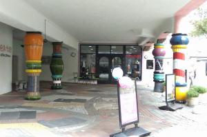 2004 (1)